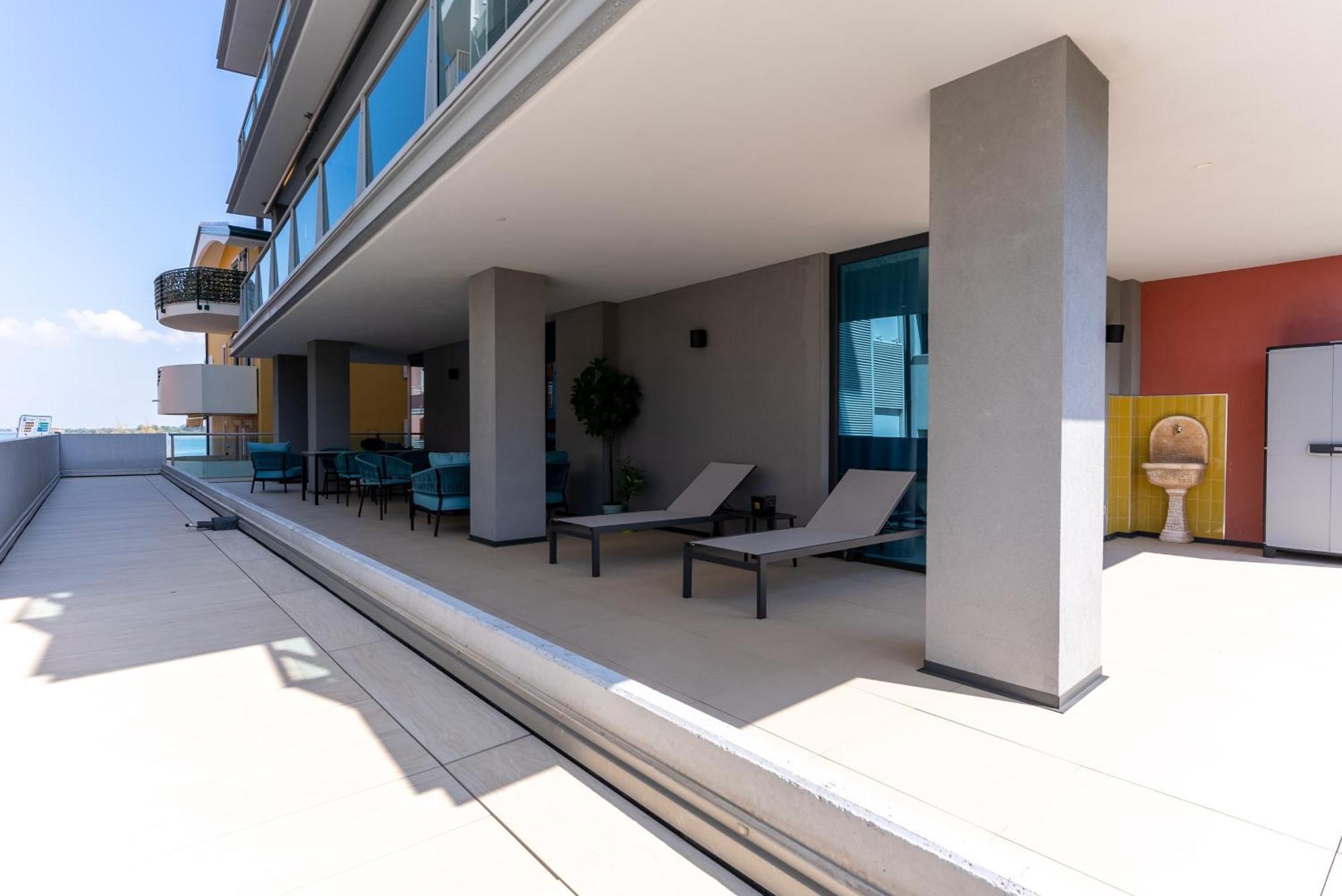 Aparthotel Zefiro Com Design, Large Terrace, Bike, Near Beach And Thermal Grado Zewnętrze zdjęcie